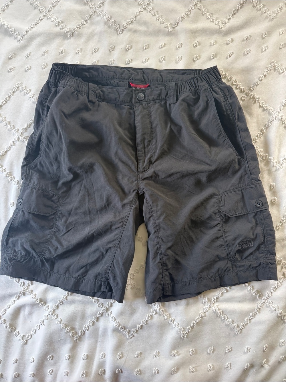 The North Face Men's Cargo Dark Gray Charcoal Nylon Shorts Size Medium